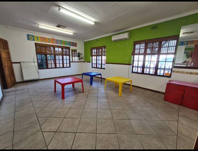 266M² BUILDING FOR SALE IN RUSTENBURG CENTRAL